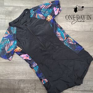 CharmLeaks Short Sleeve Rashguard Boyshort One Piece Swimsuit Size 2XL